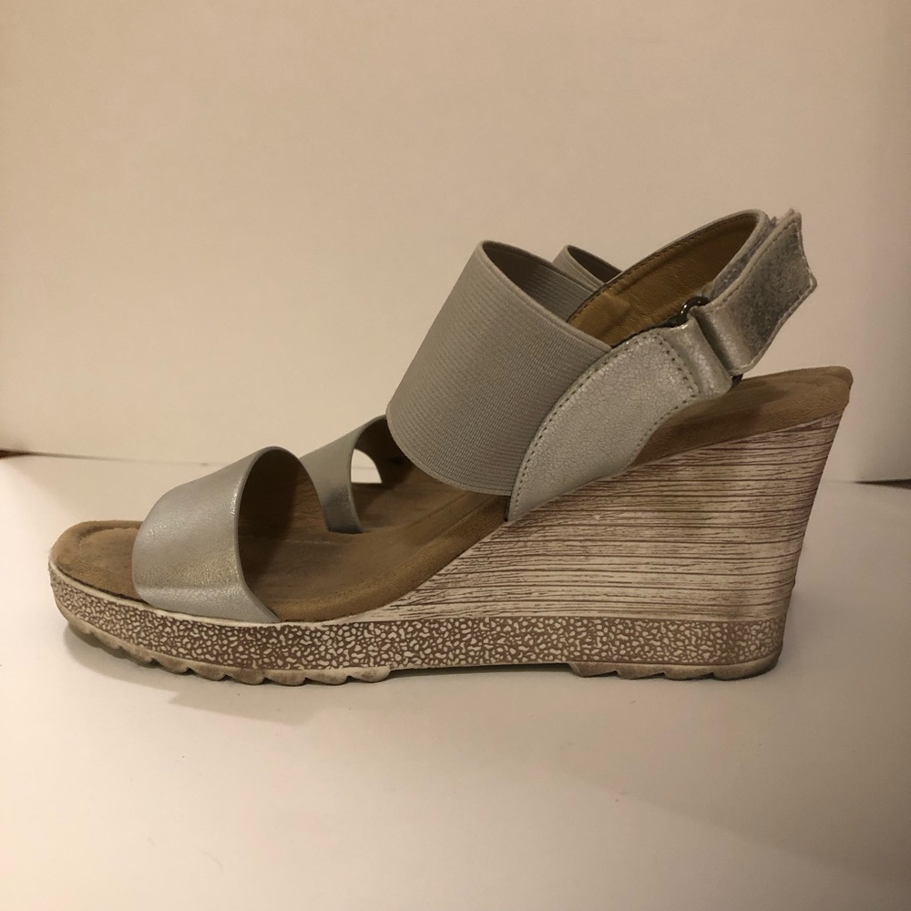 Sandal, Wedge, Grey & Silver EUC